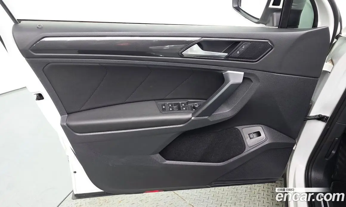 Volkswagen Tiguan 2018 2.0 АКПП, фото 14