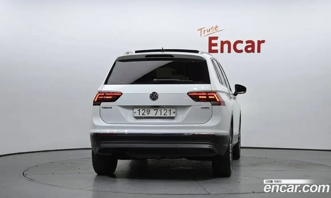 Volkswagen Tiguan 2018 2.0 АКПП, фото 4