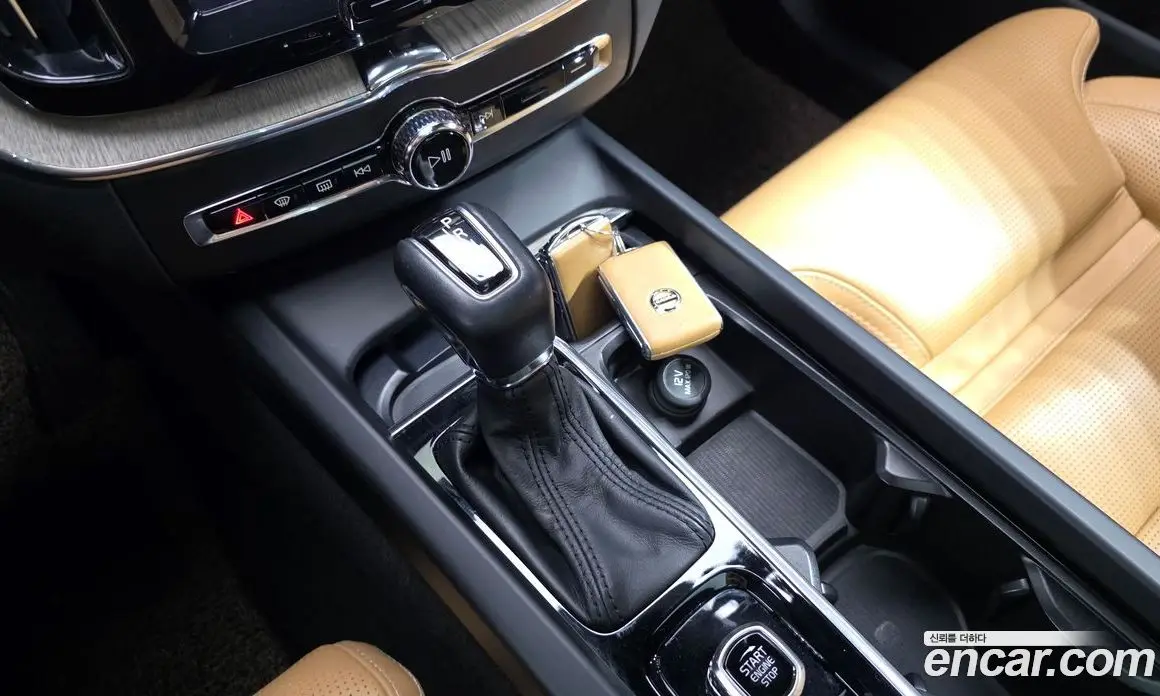 Volvo XC60 2019 2.0 АКПП, фото 9