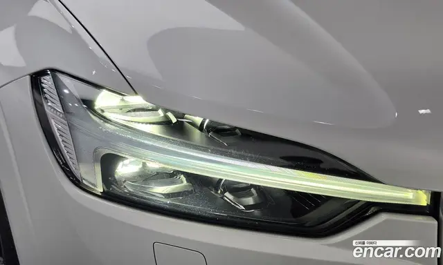Volvo XC60 2021 2.0 АКПП, миниатюра 8 Volvo XC60 2021 2.0 АКПП, миниатюра 8