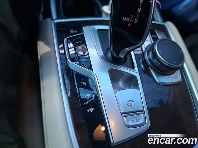 BMW 7 серия 2016 4.4 АКПП, миниатюра 9