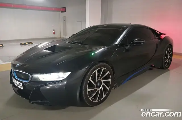 BMW i8, 2016, 100 000 км