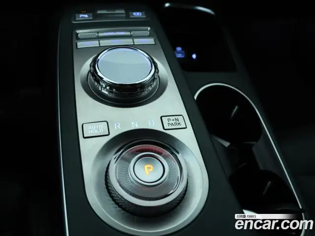 Genesis GV70 2023 2.5 АКПП, миниатюра 9