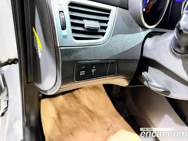 Hyundai Avante 2011 1.6 АКПП, миниатюра 9