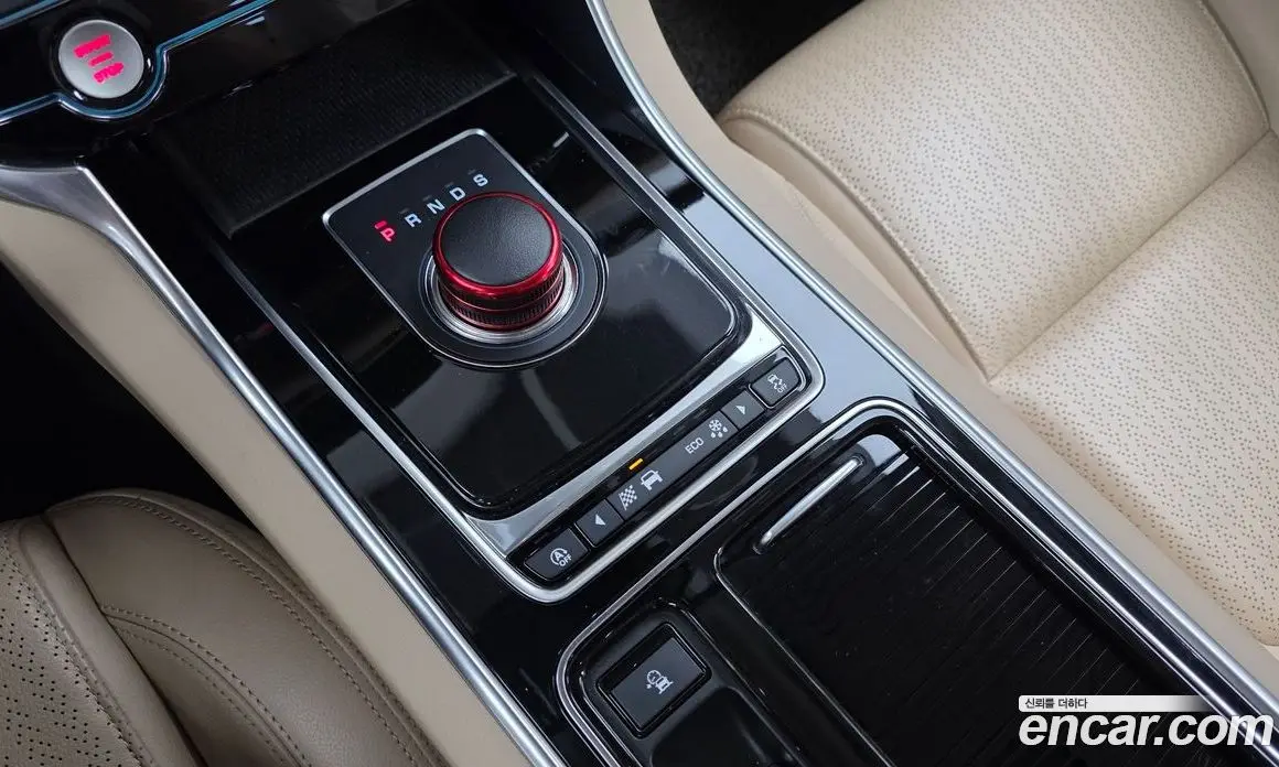 Jaguar XF 2018 2.0 АКПП, фото 12