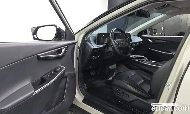 Kia EV6 2021 0.1 АКПП, миниатюра 10 Kia EV6 2021 0.1 АКПП, миниатюра 10