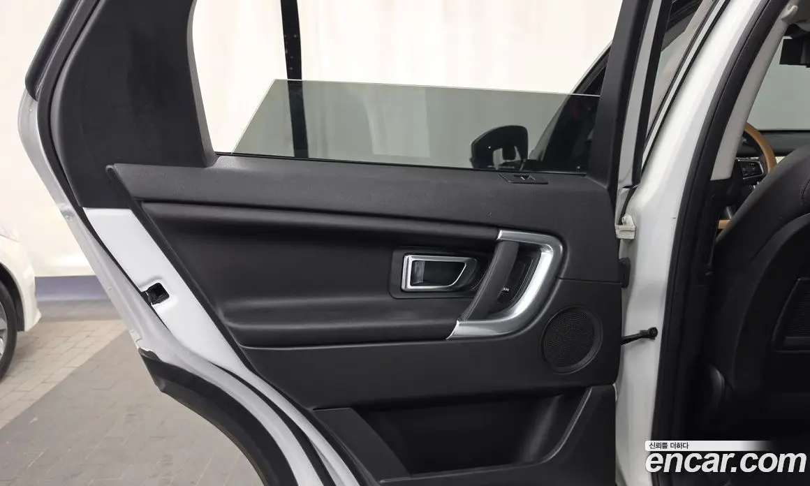 Land Rover Discovery Sport 2019 2.0 АКПП, фото 15