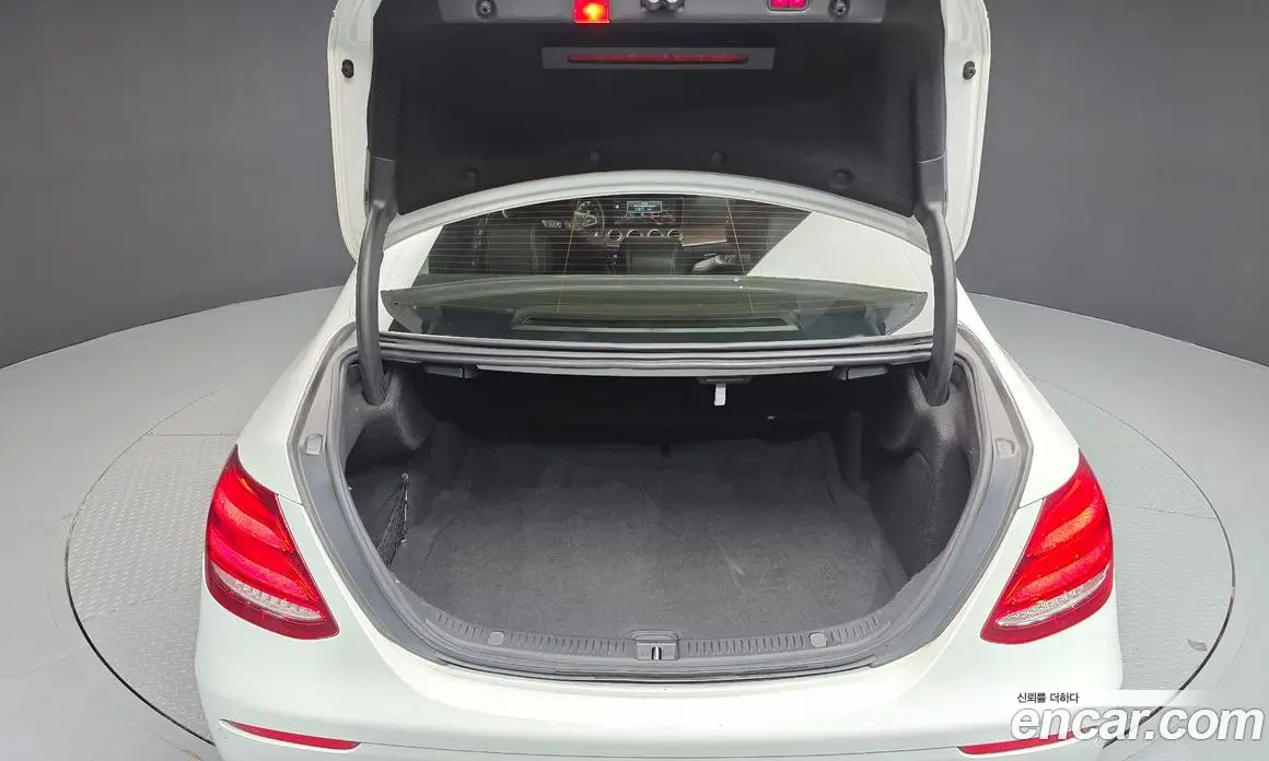 Mercedes-Benz E-Class 2016 2.0 АКПП, фото 20