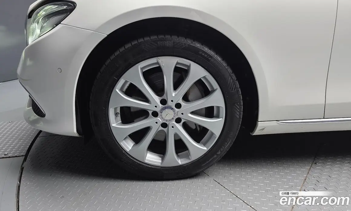 Mercedes-Benz E-Class 2016 2.0 АКПП, фото 5