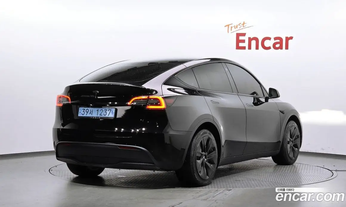 Tesla Model Y 2023 0.2 АКПП, фото 2 Tesla Model Y 2023 0.2 АКПП, фото 2