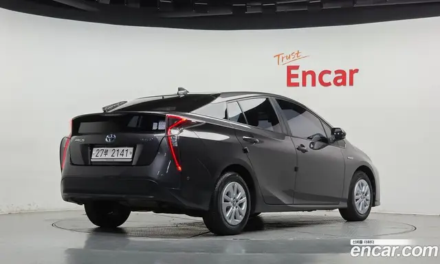 Toyota Prius 2017 1.8 АКПП, миниатюра 2