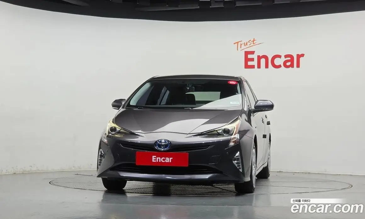 Toyota Prius 2017 1.8 АКПП, фото 3