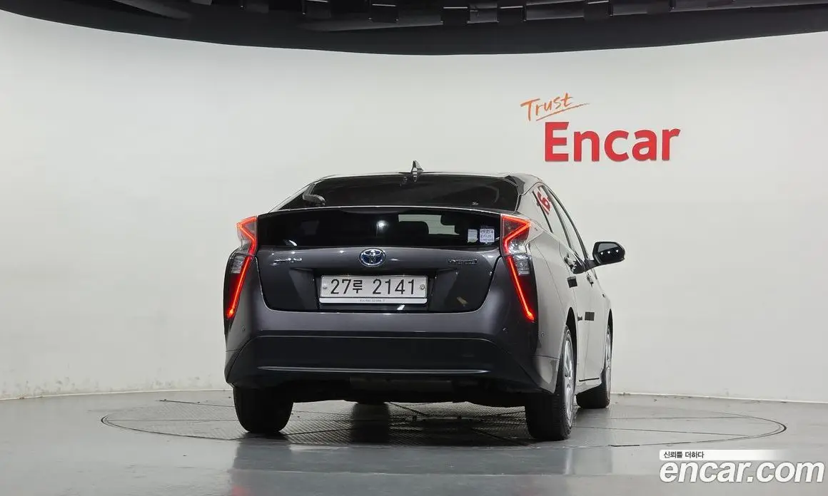Toyota Prius 2017 1.8 АКПП, фото 4