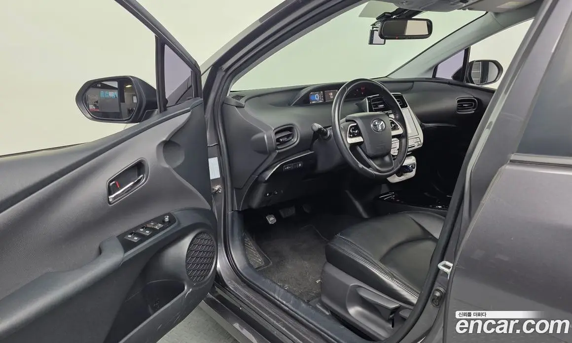 Toyota Prius 2017 1.8 АКПП, фото 10