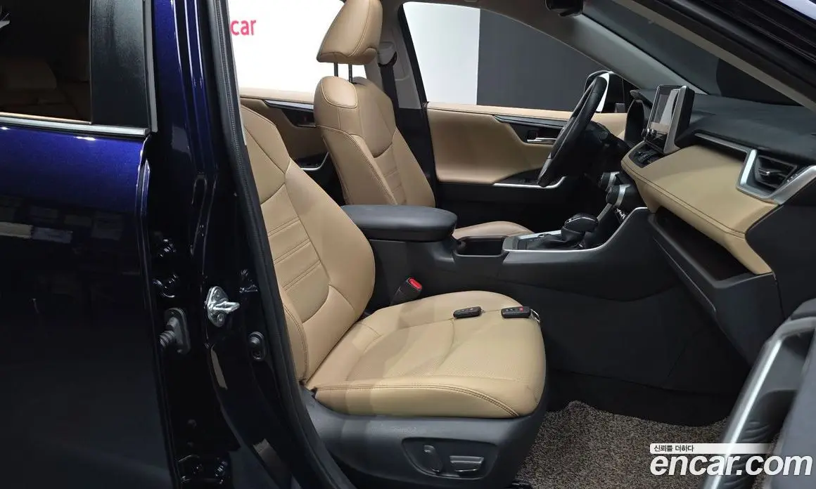 Toyota RAV4 2023 2.5 АКПП, фото 17
