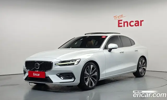 Volvo S60, 2024, 12 894 км