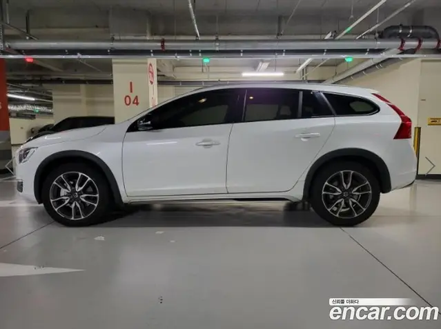Volvo V60 2017 2.0 АКПП, миниатюра 3