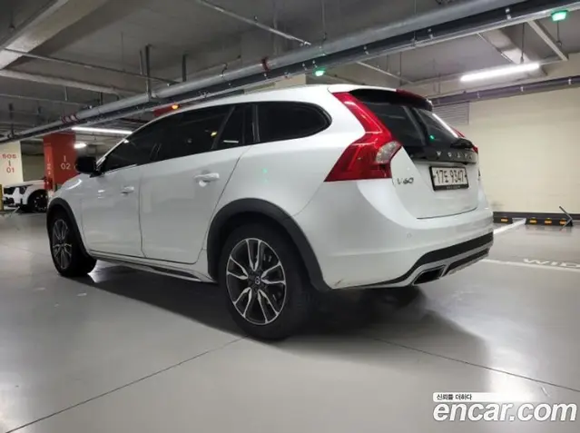 Volvo V60 2017 2.0 АКПП, миниатюра 5