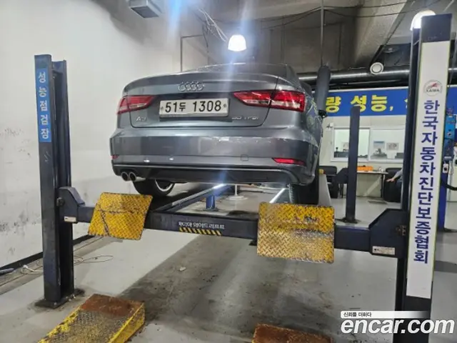 Audi A3 2018 2.0 АКПП, миниатюра 2