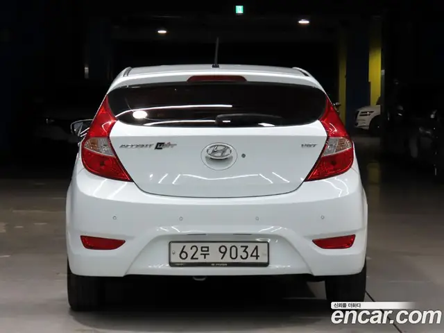 Hyundai Accent 2012 1.6 АКПП, миниатюра 3