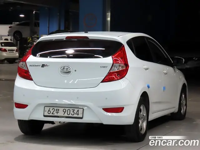 Hyundai Accent 2012 1.6 АКПП, миниатюра 4