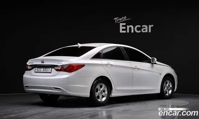 Hyundai Sonata 2009 2.0 АКПП, миниатюра 2