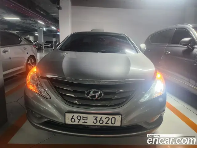 Hyundai Sonata 2009 2.0 АКПП, миниатюра 2