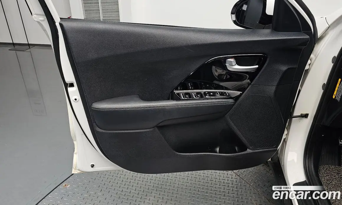 Kia Niro 2018 1.6 АКПП, фото 13