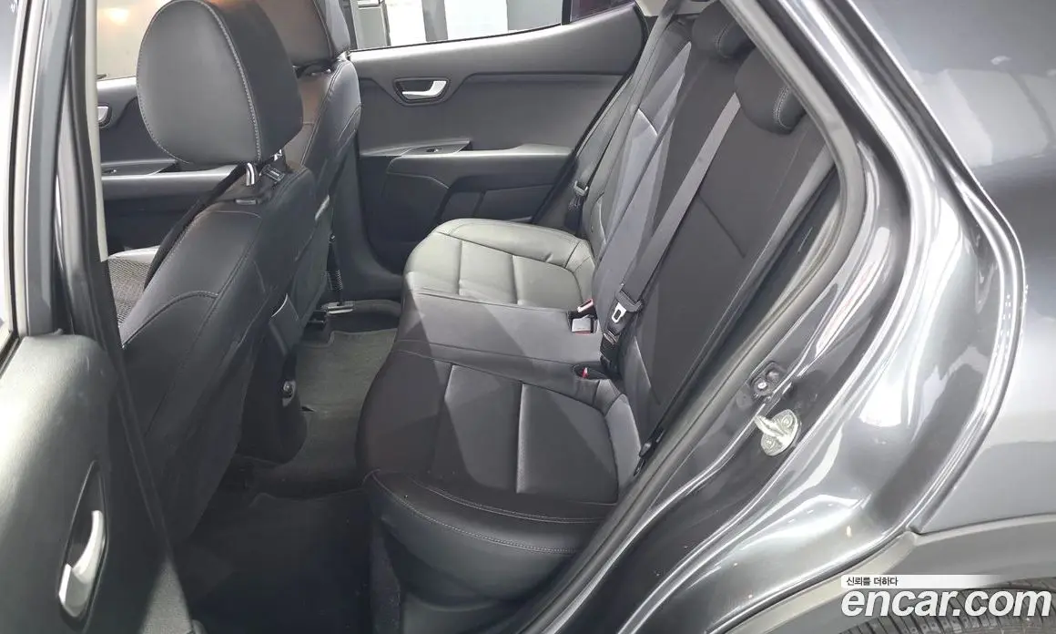 Kia Stonic 2018 1.6 АКПП, фото 12