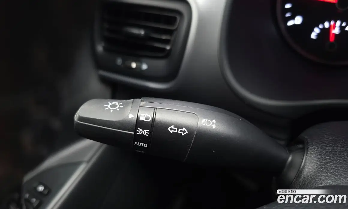Kia Stonic 2018 1.6 АКПП, фото 19