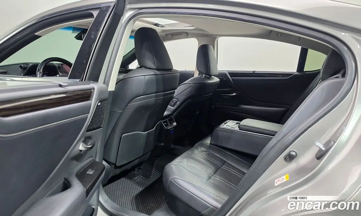 Lexus ES 2019 2.5 АКПП, фото 12