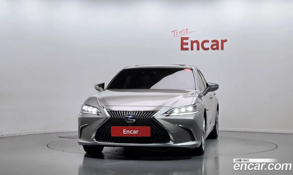 Lexus ES 2019 2.5 АКПП, фото 3