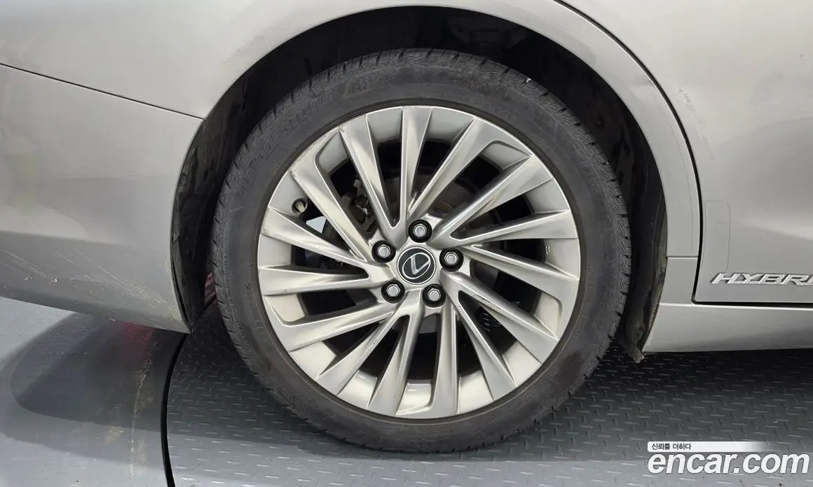 Lexus ES 2019 2.5 АКПП, фото 5