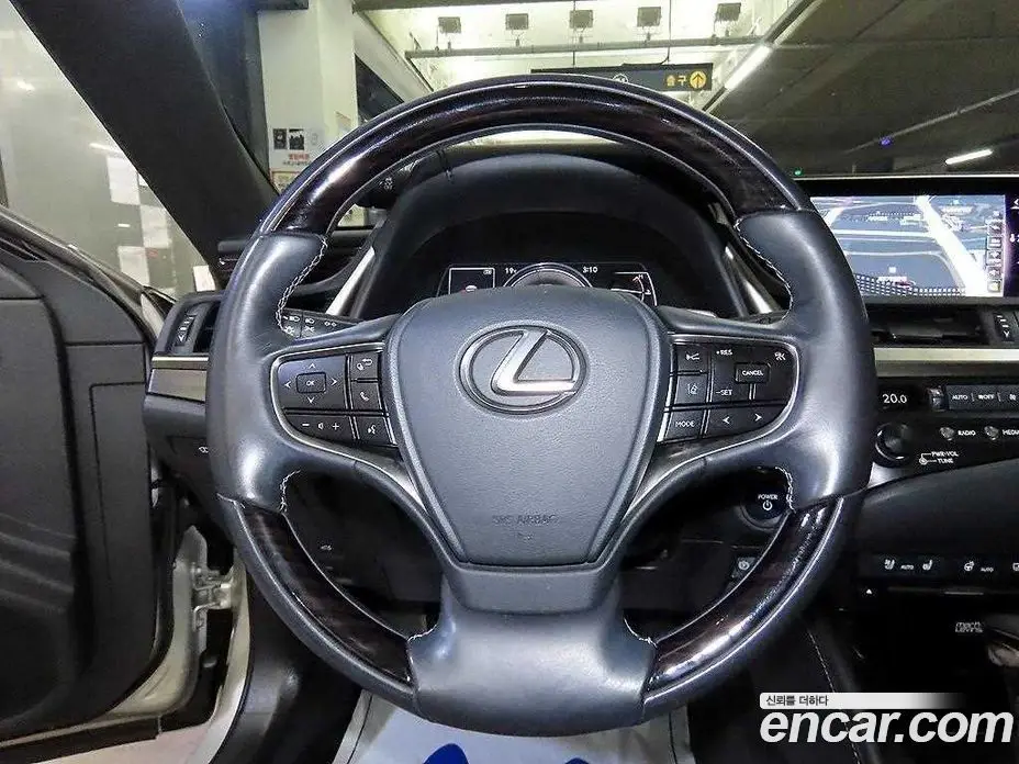 Lexus ES 2019 2.5 АКПП, фото 12