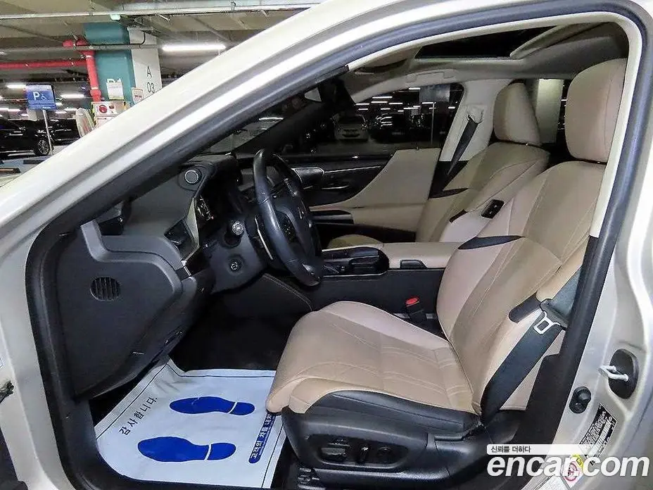 Lexus ES 2019 2.5 АКПП, фото 19