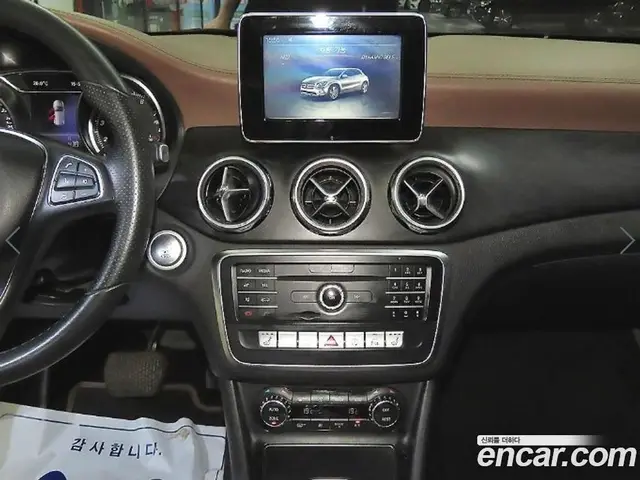 Mercedes-Benz GLA-Class 2018 2.0 АКПП, миниатюра 11