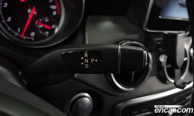 Mercedes-Benz GLA-Class 2019 2.0 АКПП, миниатюра 11