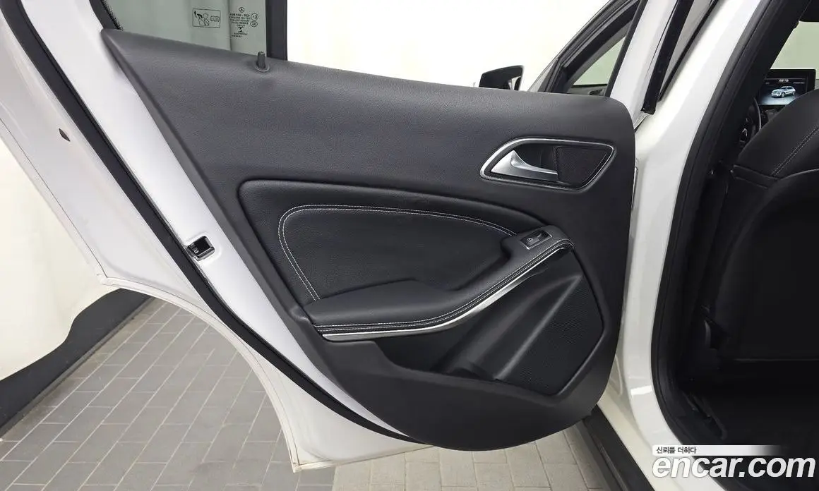 Mercedes-Benz GLA-Class 2019 2.0 АКПП, фото 14