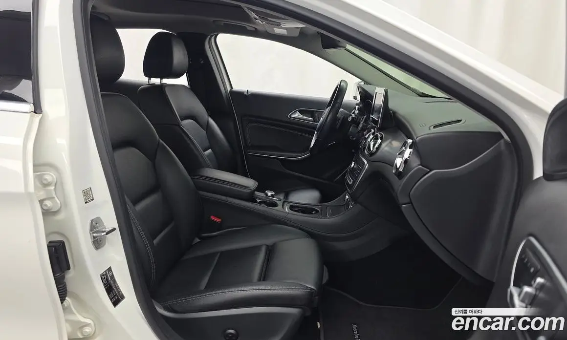 Mercedes-Benz GLA-Class 2019 2.0 АКПП, фото 16