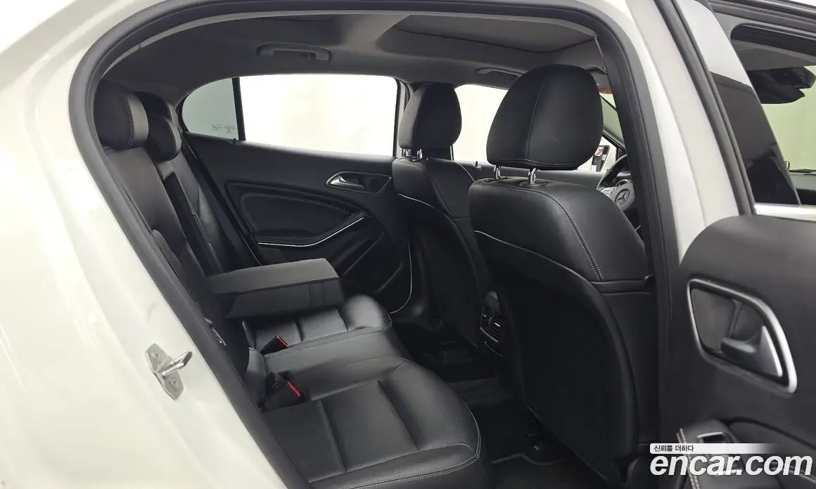 Mercedes-Benz GLA-Class 2019 2.0 АКПП, фото 17