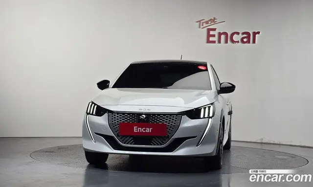 Peugeot 208 2022 0.1 АКПП, миниатюра 3