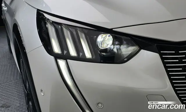 Peugeot 208 2022 0.1 АКПП, миниатюра 8