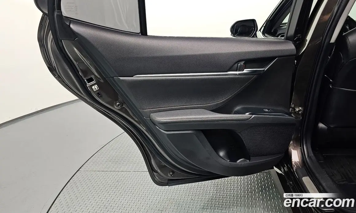 Toyota Camry 2018 2.5 АКПП, фото 15