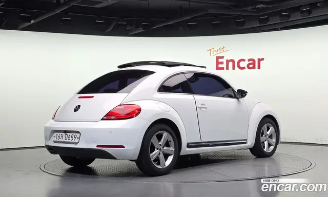 Volkswagen Beetle 2016 2.0 АКПП, миниатюра 2 Volkswagen Beetle 2016 2.0 АКПП, миниатюра 2