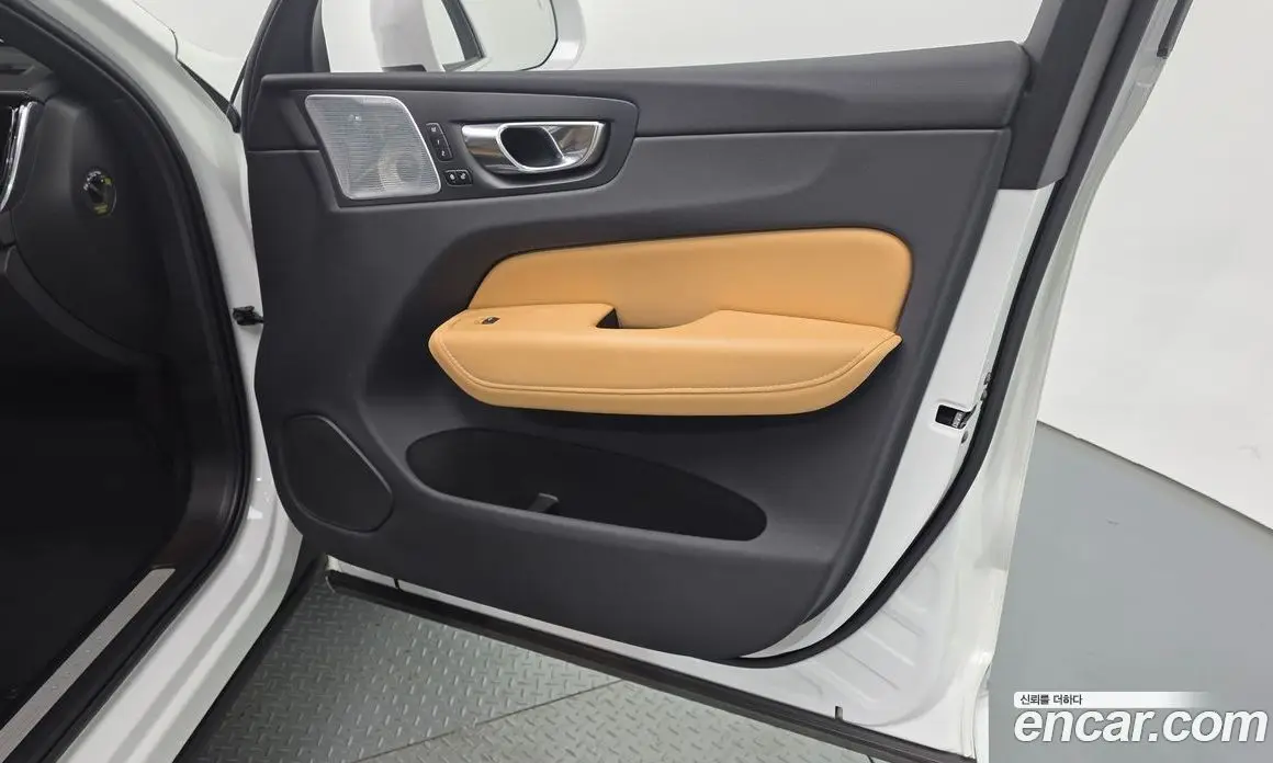 Volvo XC60 2022 2.0 АКПП, фото 14