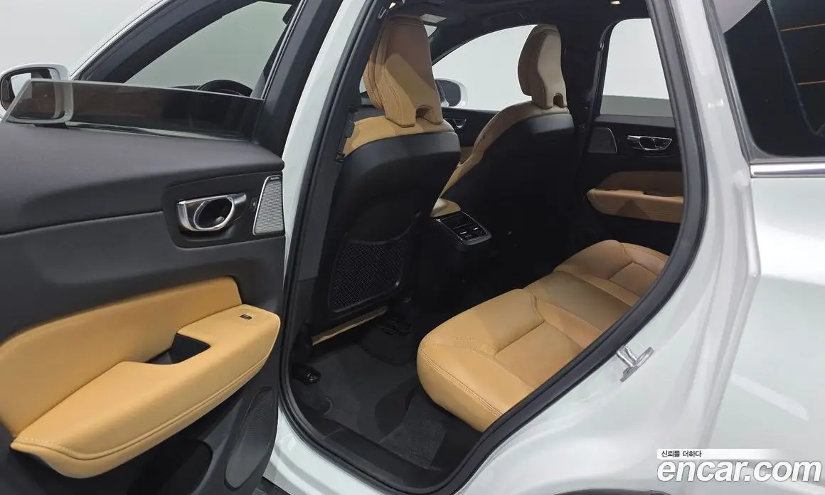 Volvo XC60 2022 2.0 АКПП, фото 18