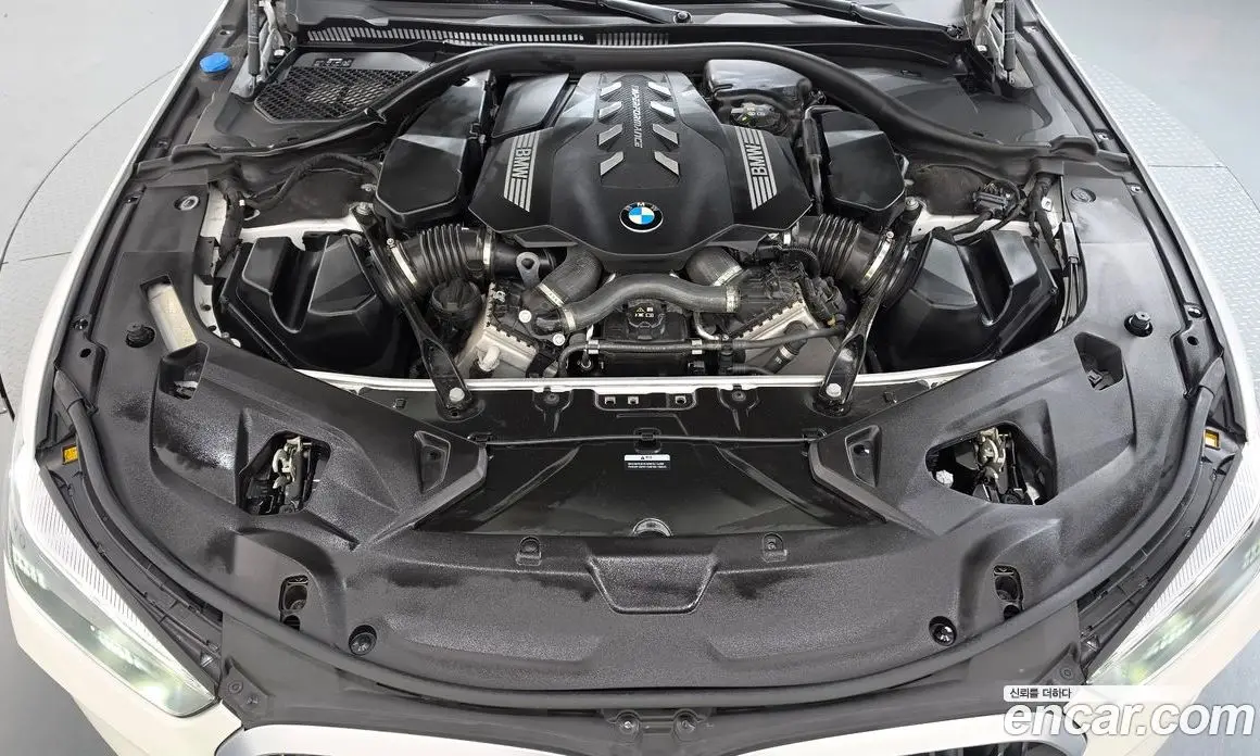 BMW 8 серия 2024 4.4 АКПП, фото 6
