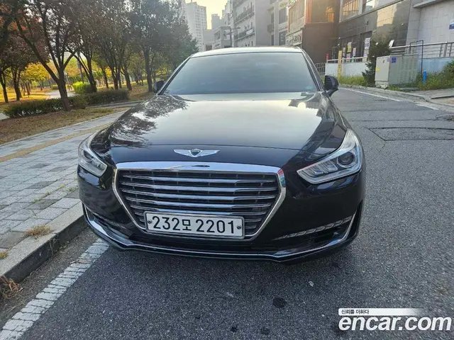 Genesis EQ900, 2016, 219 000 км