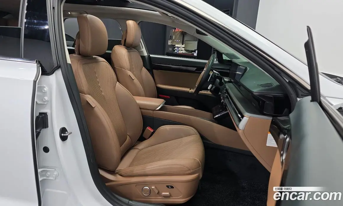 Hyundai Grandeur 2023 1.6 АКПП, фото 16