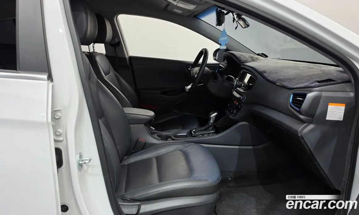 Hyundai Ioniq 2016 1.6 АКПП, фото 11